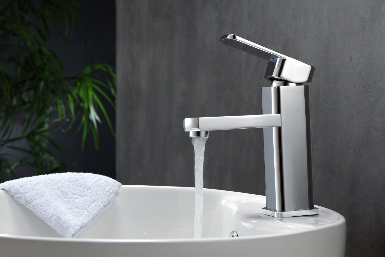 Aqua Soho Single Lever Bathroom Vanity Faucet Chrome