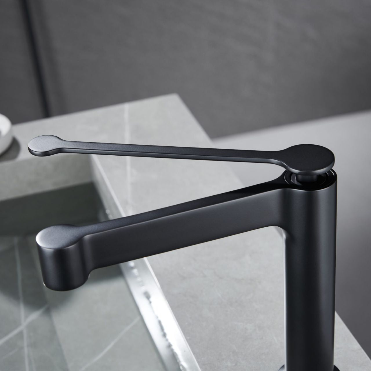 Aqua Mirante Single Lever Bathroom Vanity Faucet Black