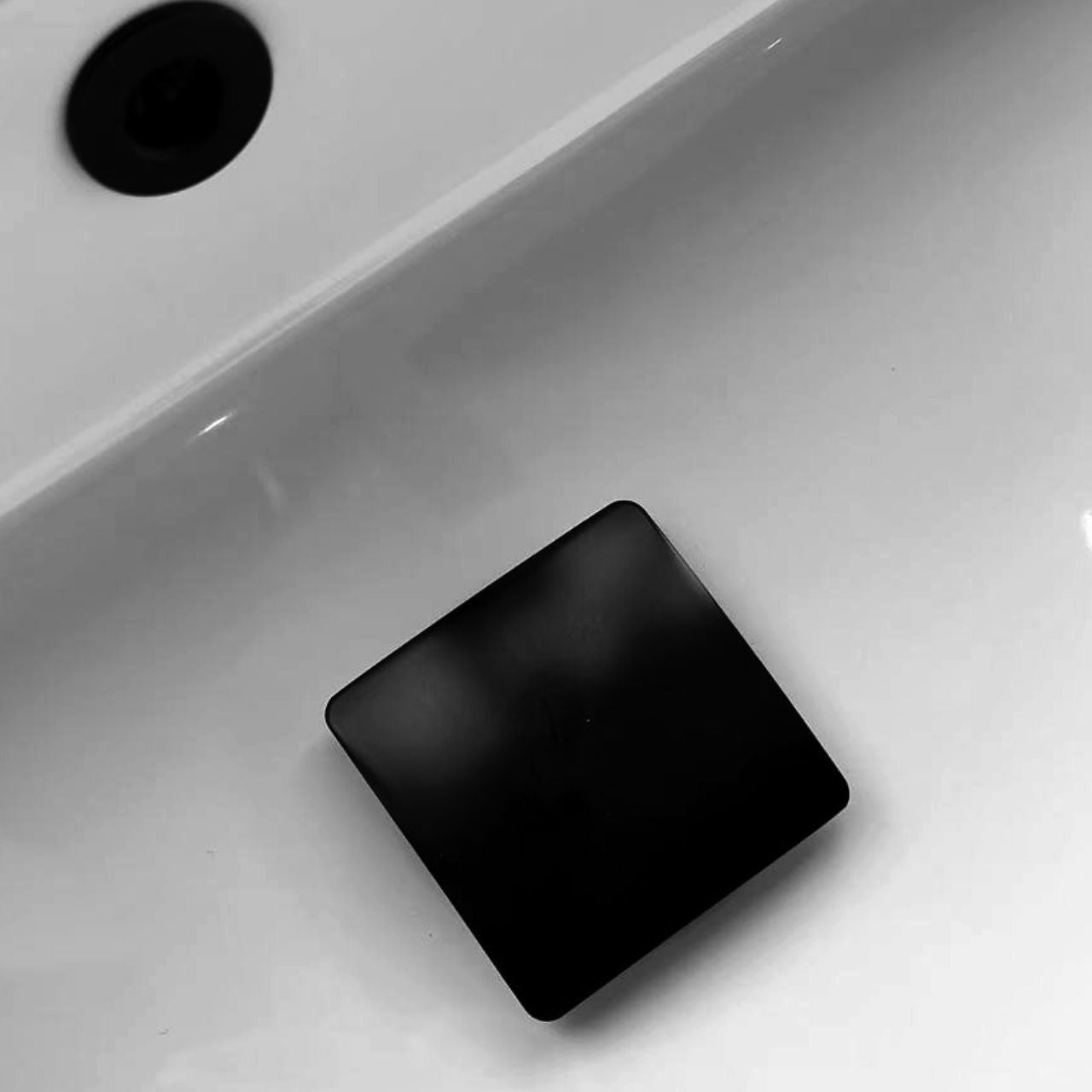 Kubebath Solid Brass Square Pop-Up Drain Matte Black Finish – W/ Overflow
