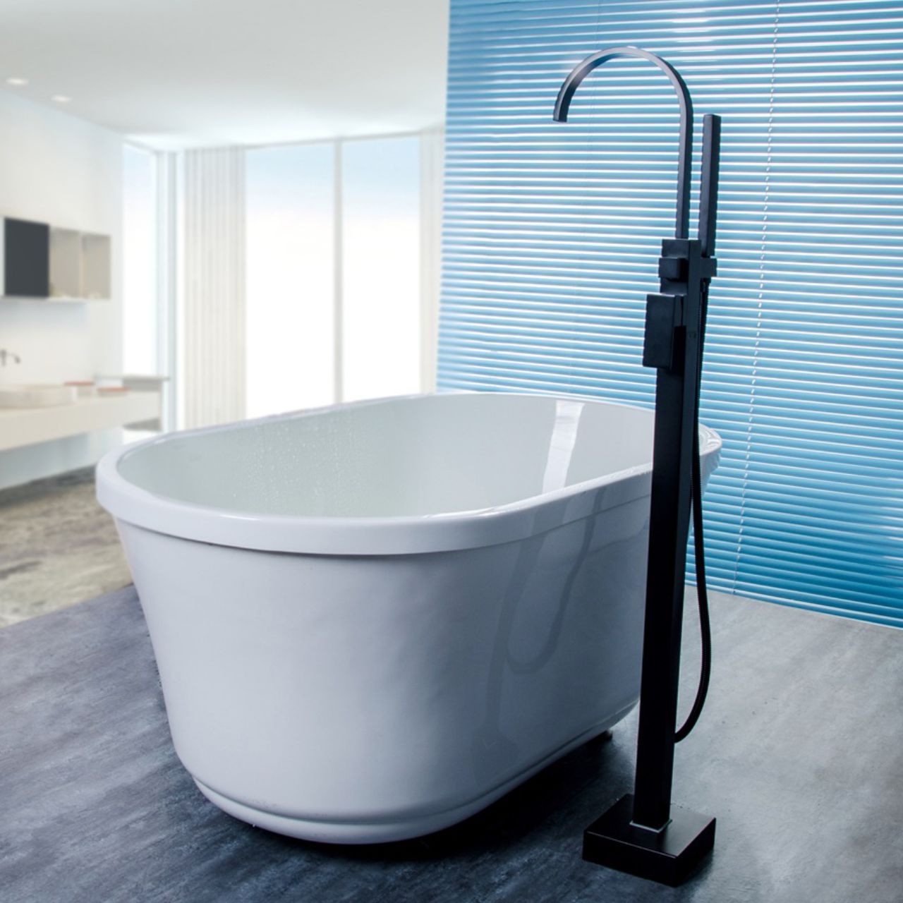 Aqua Arcco Floor Mounted Soker Tub Faucet Black